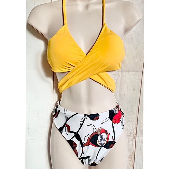 Yellow Wrap Halter Floral Bottom Bikini 👙 - Picture 3 of 4